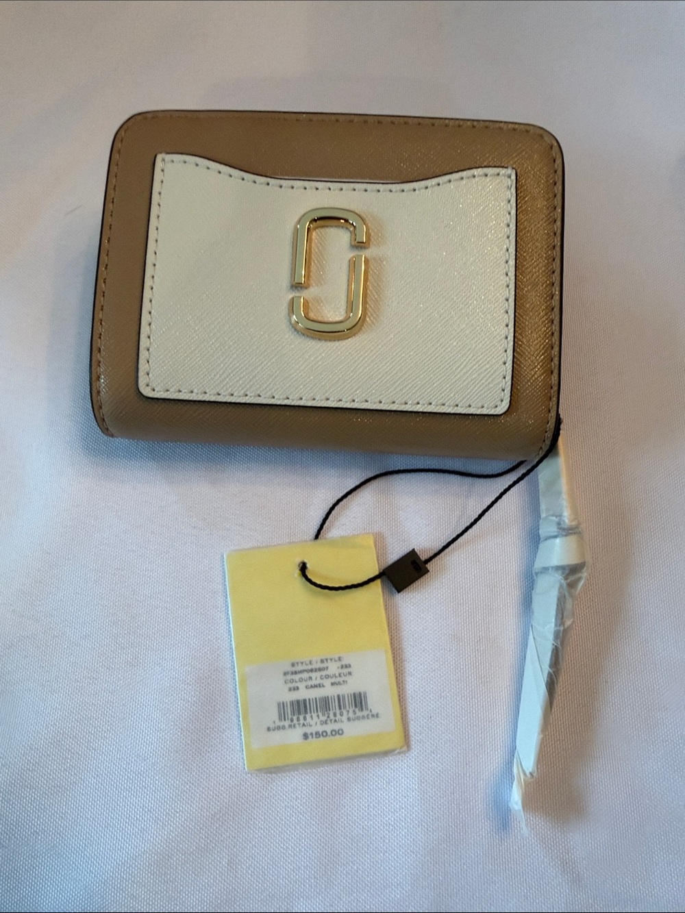 Marc Jacobs Two-Tone Leather Card Wallet in Tan and White with Gold Logo